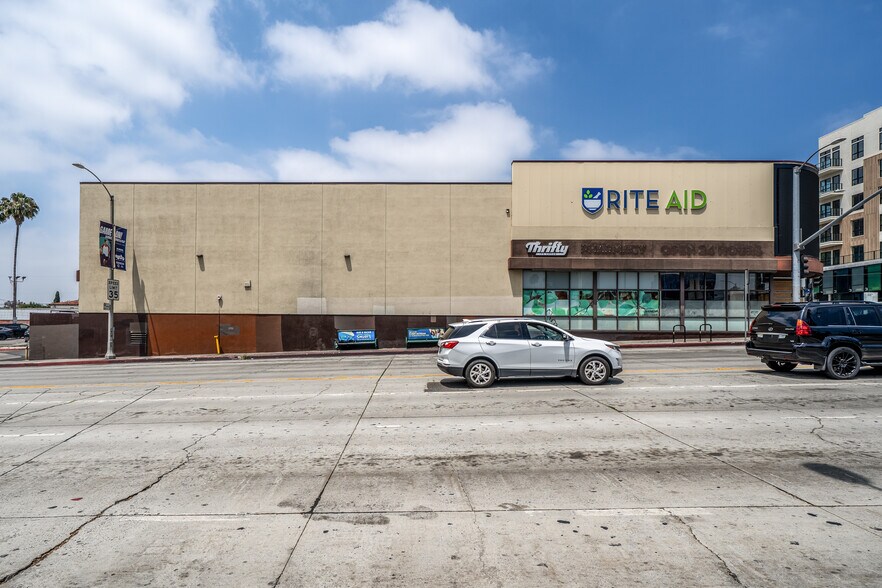 More Photos Of 7900 W Sunset Blvd, Los Angeles Drugstore For Lease