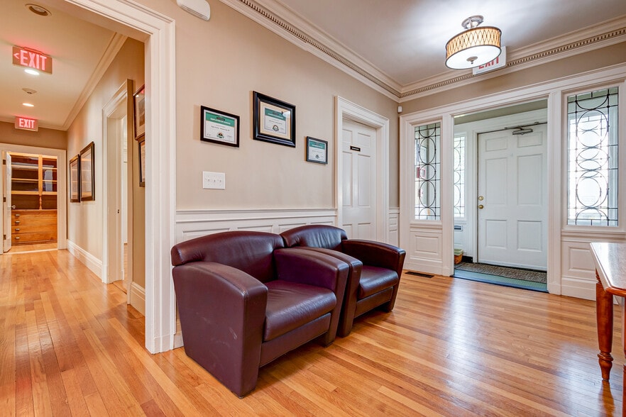 More Photos Of 8 Church St, Westborough Office Residential For Lease