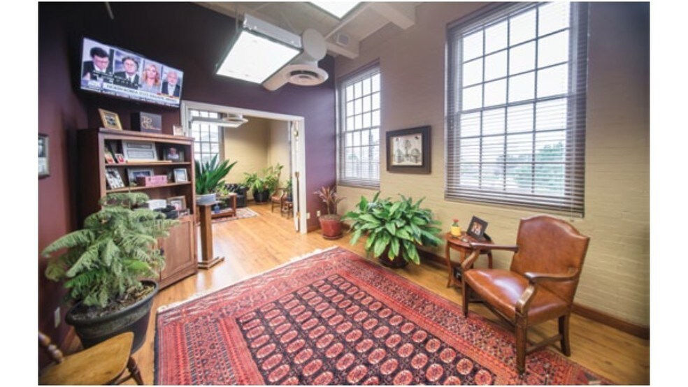 More Photos Of 223 NW 2nd St, Evansville Loft Creative Space For Lease