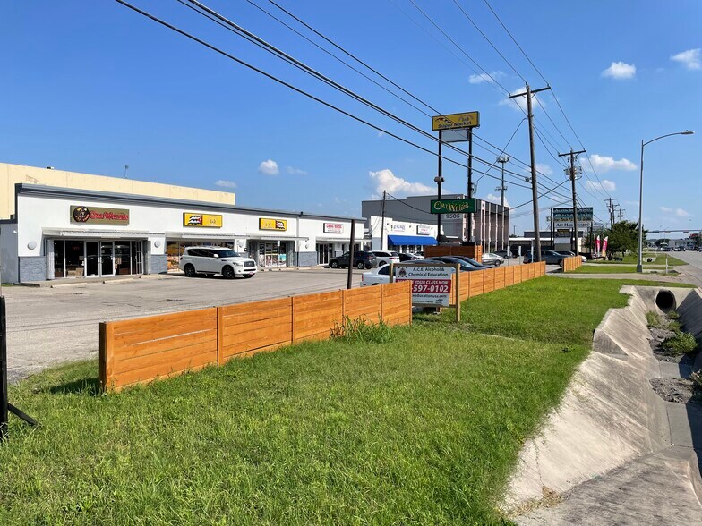 More Photos Of 9505 Burnet Rd, Austin Freestanding For Lease