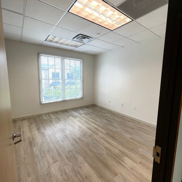 More Photos Of 4407 Bee Caves Rd, West Lake Hills Office For Lease