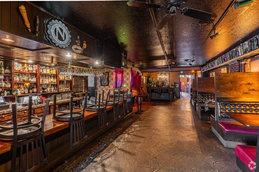 More Photos Of 1400 Main St, Vancouver Storefront For Sale