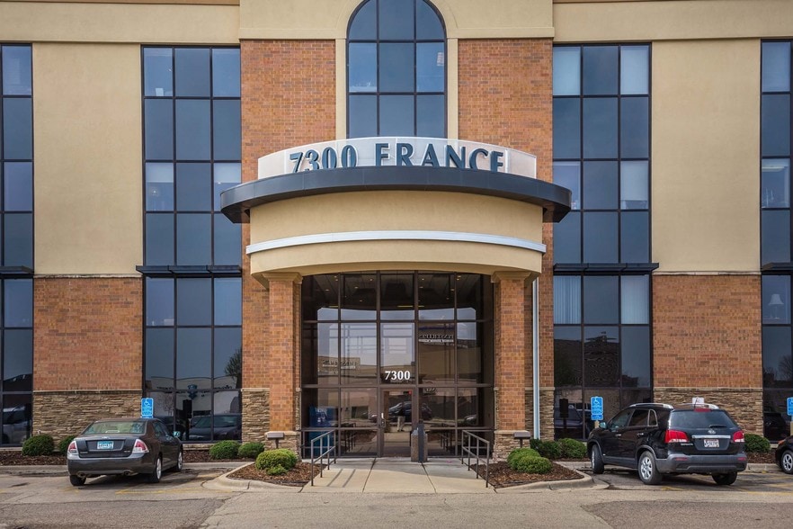 More Photos Of 7300 France Ave S, Edina Medical For Sale