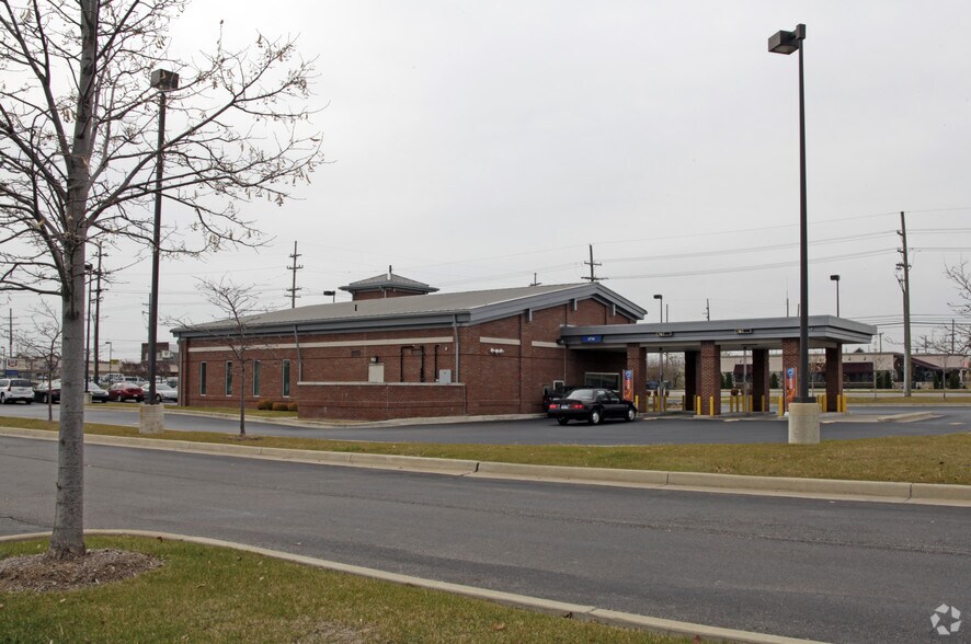 More Photos Of 50300 Gratiot Ave, New Baltimore Bank For Sale