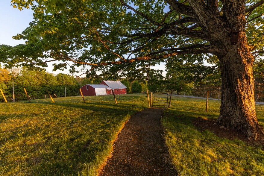 More Photos Of 11 Inn Rd, Hallowell Hospitality For Sale