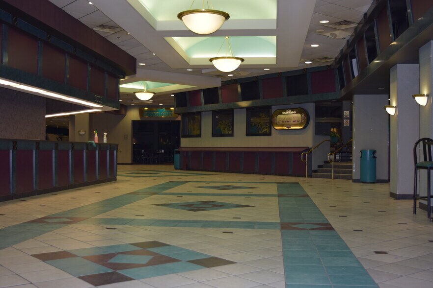 More Photos Of 2090 Lincoln Hwy E, Lancaster General Retail For Lease