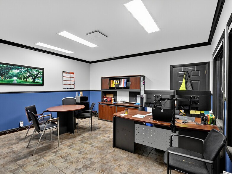 More Photos Of 9330 Boul Bourque, Sherbrooke Industrial For Sale
