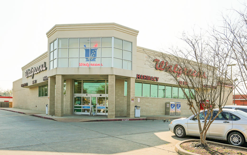 Primary Photo Of 8301 Broadway St, Houston Drugstore For Lease