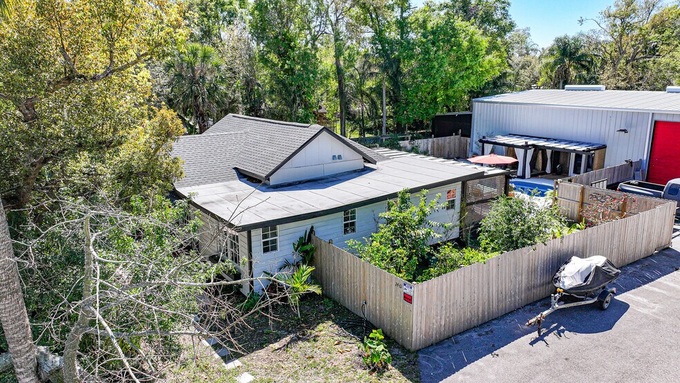 More Photos Of 2461 SW Highway 17, Arcadia Warehouse For Sale