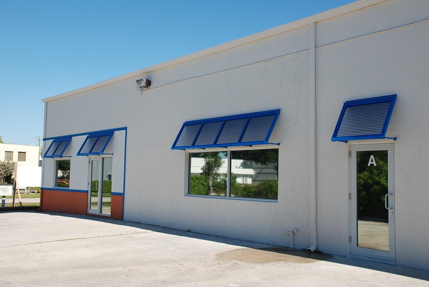 More Photos Of 1420 Neptune Dr, Boynton Beach Warehouse For Lease