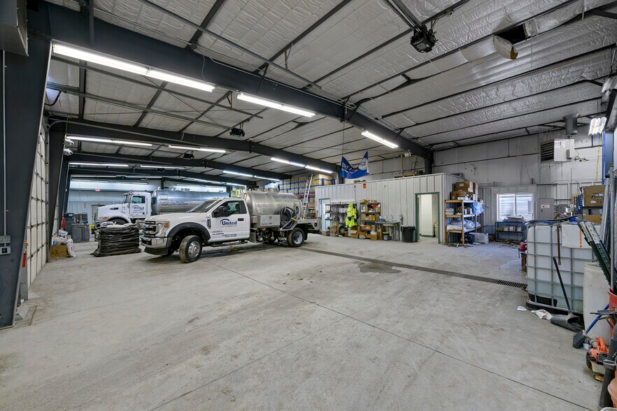 More Photos Of 44-46 Wilkins Peak Dr, Rock Springs Warehouse For Sale
