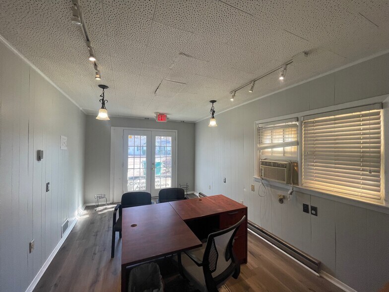 More Photos Of 109 Tucker St, Jackson Office For Sale