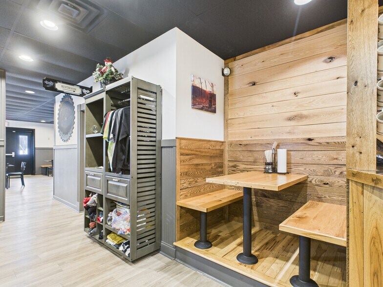 More Photos Of 913 Arch St, Williamsport Restaurant For Sale