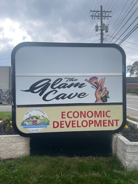 More Photos Of 5511-5517 State Rd, Parma General Retail For Sale