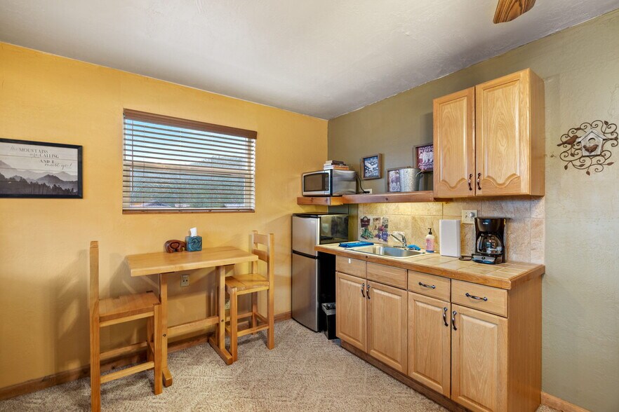 More Photos Of 140 Main St, Greer Specialty For Sale