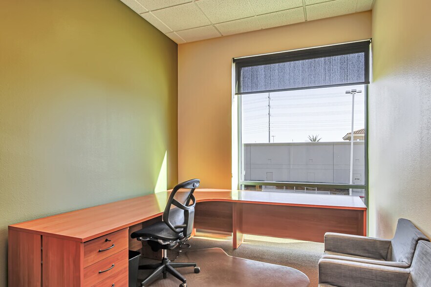 More Photos Of 7220 S Cimarron Rd, Las Vegas Medical For Sale