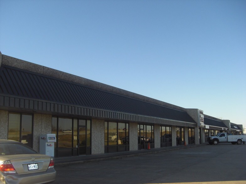 More Photos Of 400 N 11th St, La Porte Unknown For Lease