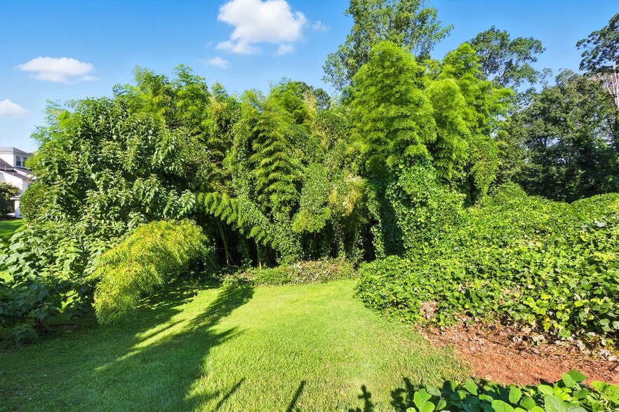 More Photos Of 303 N Pond St, Toccoa Religious Facility For Sale