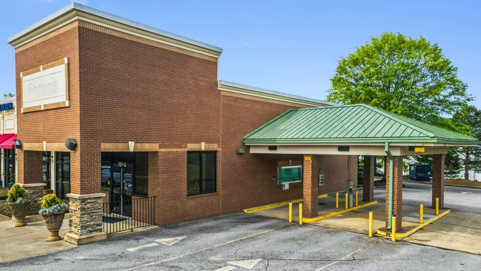 More Photos Of 787 E Butler Rd, Mauldin Health Club For Lease