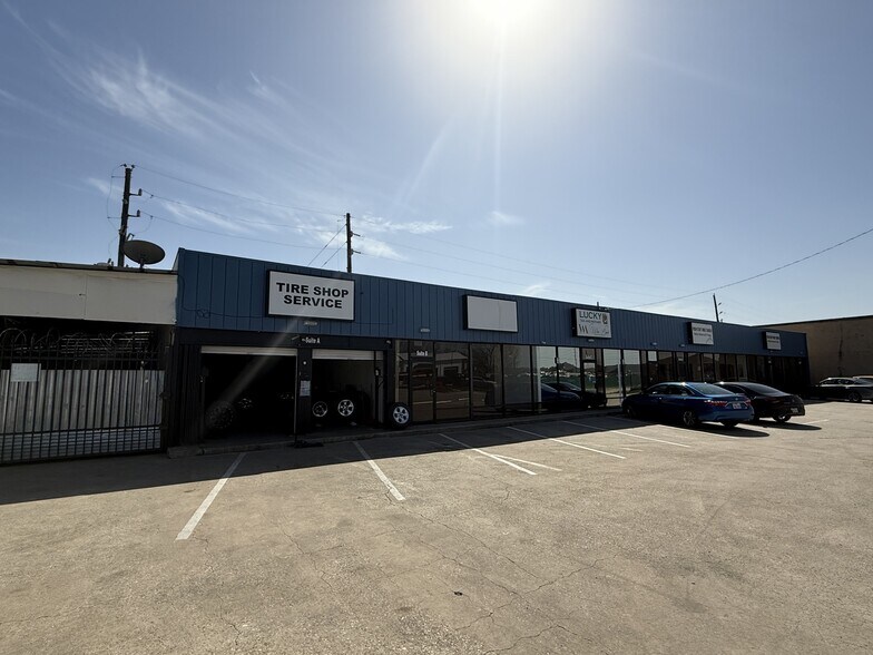 More Photos Of 527 Barren Springs Dr, Houston Storefront Retail Office For Lease