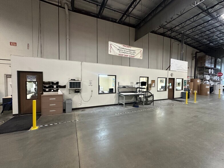 More Photos Of 1522 Bentley Dr, Corona Warehouse For Lease