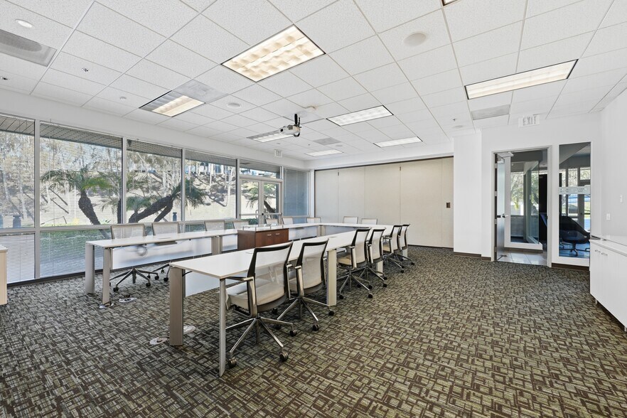 More Photos Of 9170-9190 Camino Santa Fe, San Diego Light Manufacturing For Sale
