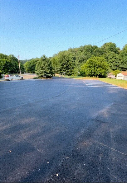 More Photos Of 1 Kiski Ave, Leechburg Office For Sale