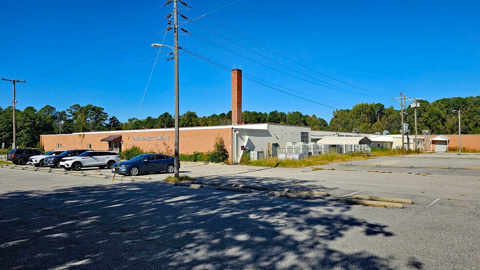 More Photos Of 120 S Church Ave, Garland Manufacturing For Lease