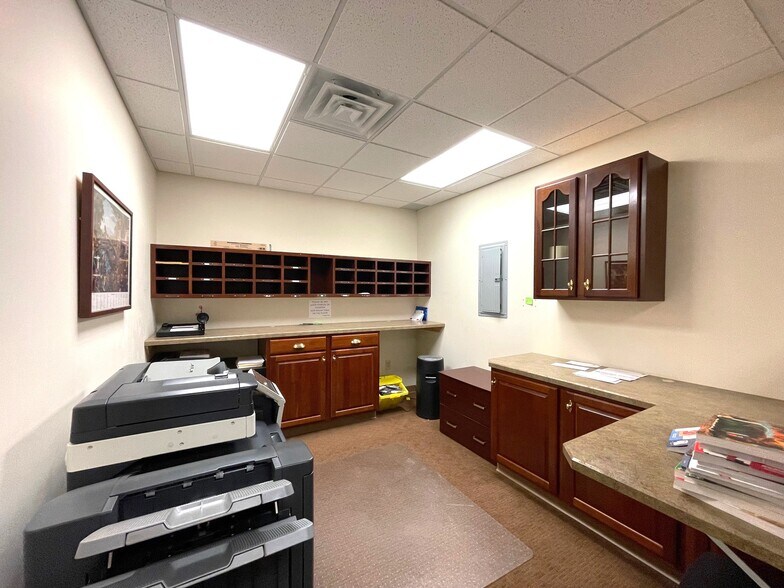 More Photos Of 530 Walnut Ave NE, Canton Storefront Retail Office For Sale