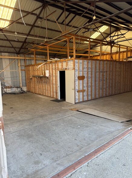 More Photos Of 627 Walker St, Watsonville Warehouse For Lease