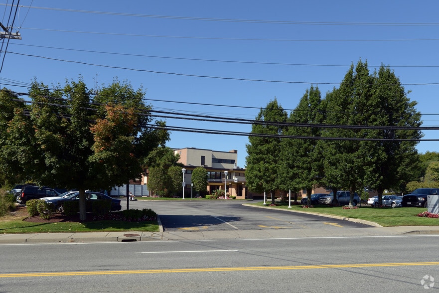 More Photos Of 1524 Atwood Ave, Johnston Medical For Sale