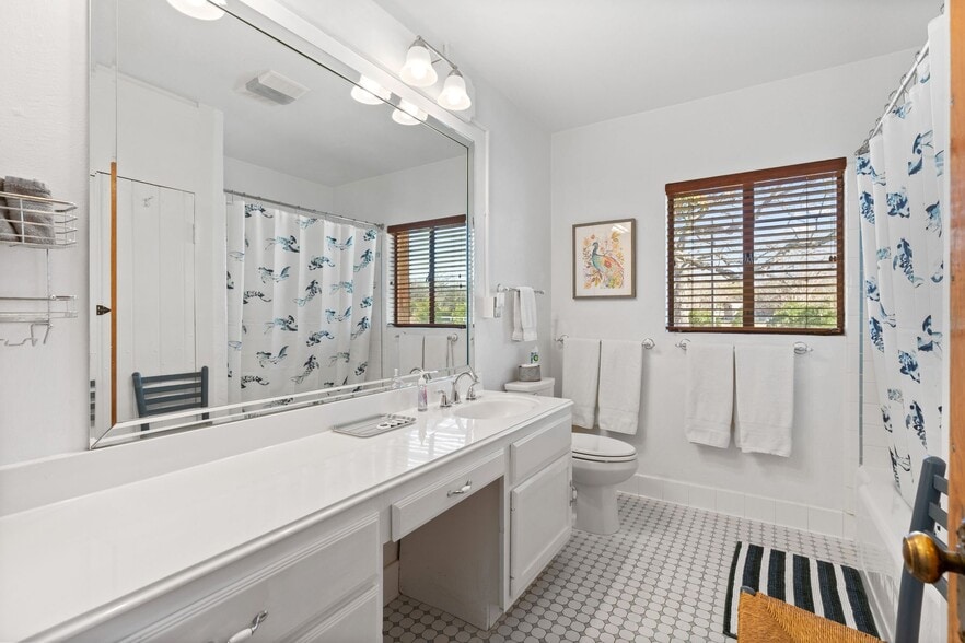 More Photos Of 5322 State Hwy 16 N, Bandera Hospitality For Sale