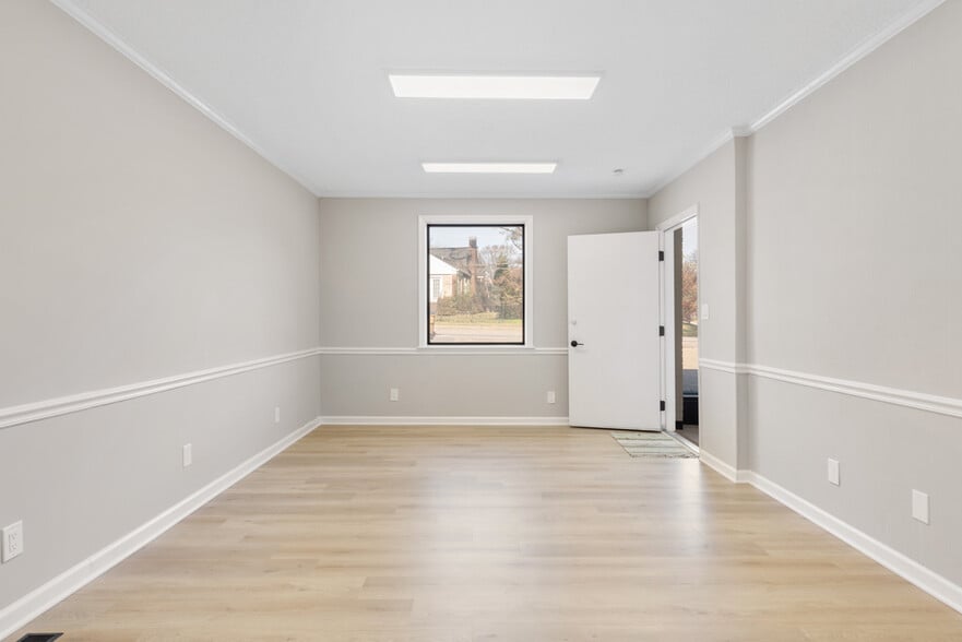 More Photos Of 130 Emmitt Ave, Madison Office For Sale