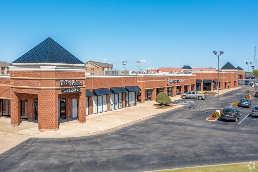 More Photos Of 8015-9521 NW Expressway St, Oklahoma City Unknown For Lease
