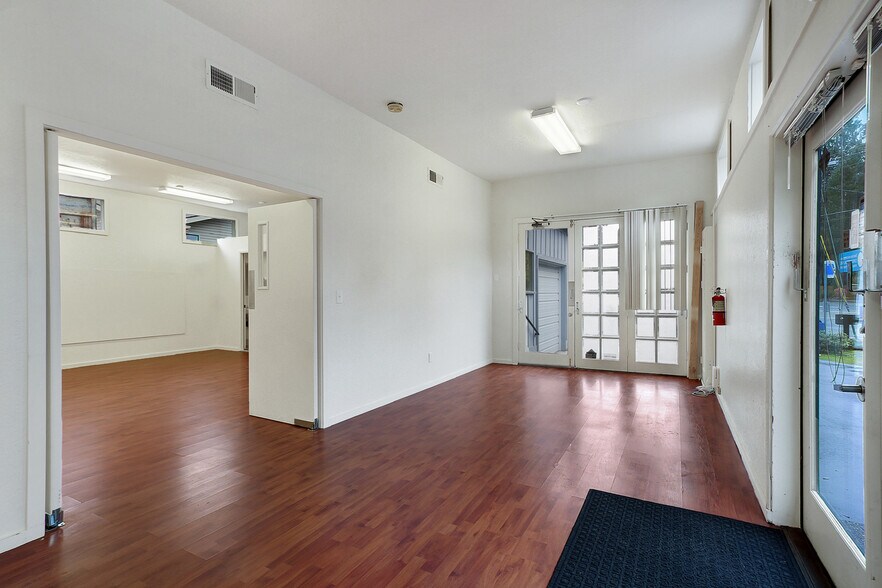 More Photos Of 23631 Edmonds Way, Edmonds Warehouse For Sale