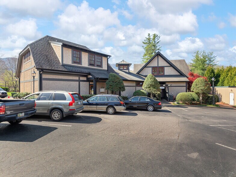 More Photos Of 10 E Market St, Black Mountain General Retail For Sale