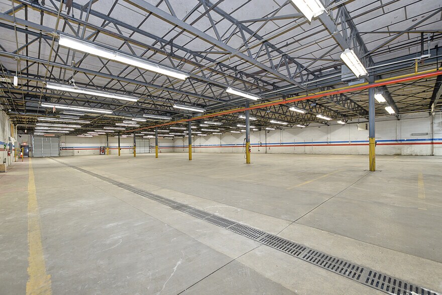 More Photos Of 3605 W 63rd St, Chicago Distribution For Lease