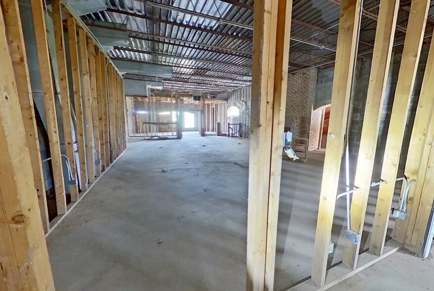 More Photos Of 610 N Navy Blvd, Pensacola Freestanding For Lease