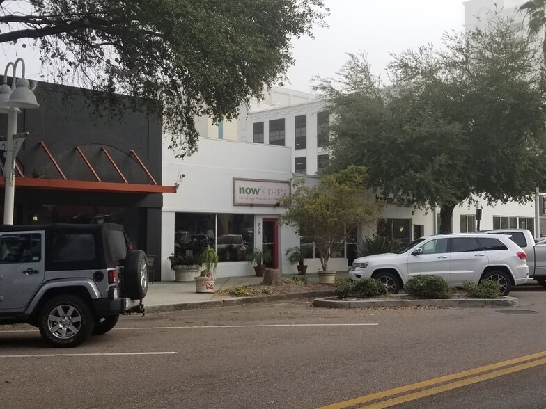 More Photos Of 905-909 Central Ave, Saint Petersburg Storefront For Lease