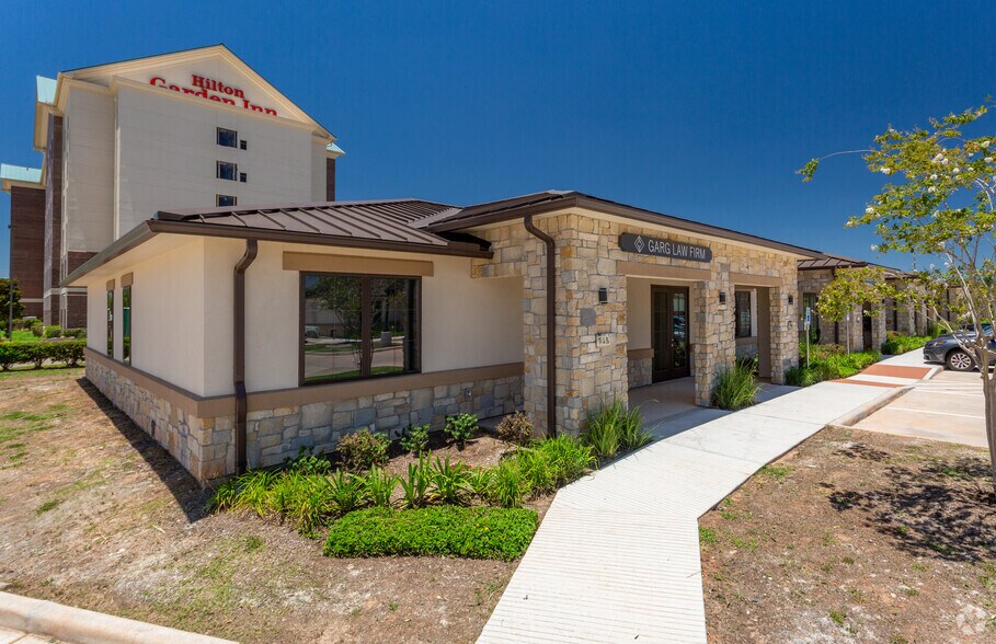 More Photos Of 800 Bonaventure Way, Sugar Land Unknown For Lease