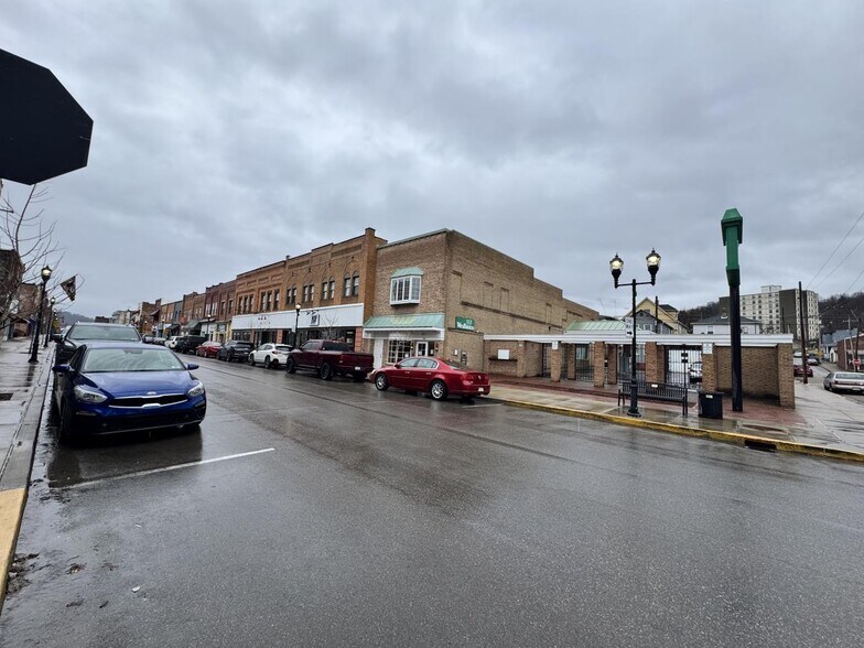 More Photos Of 506 Merchant St, Ambridge Bank For Sale