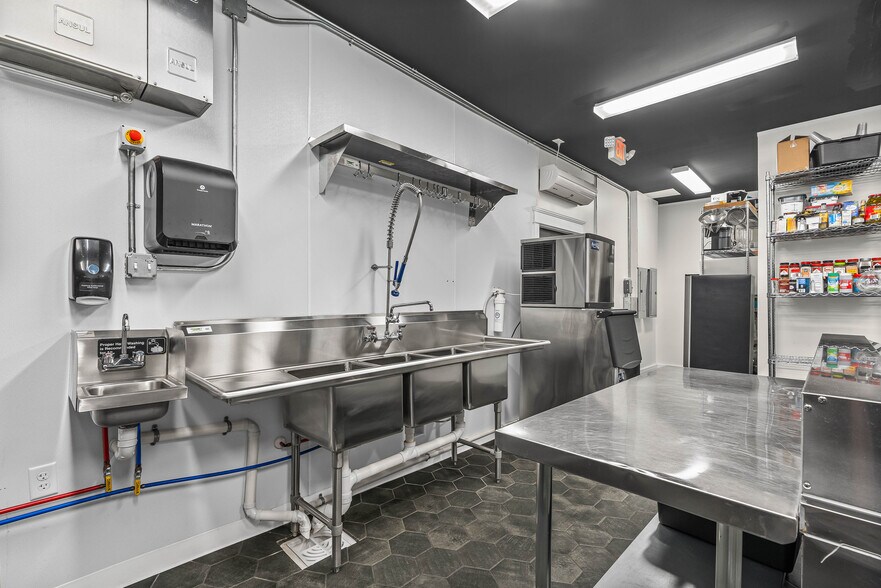 More Photos Of 922 Saraland Blvd S, Saraland Restaurant For Sale