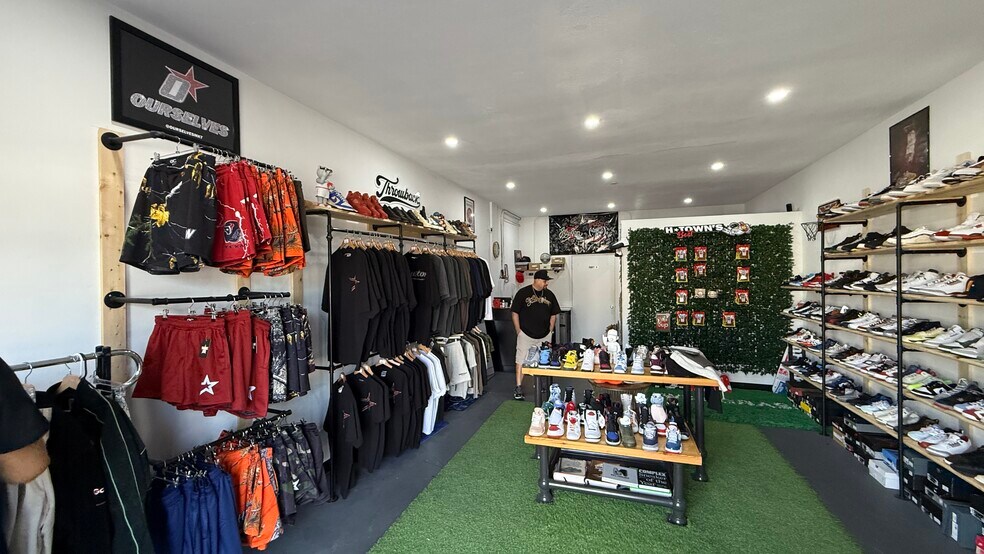 More Photos Of 100 N Main St, Galena Park Freestanding For Sale