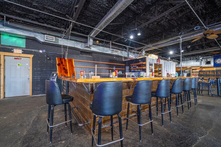 More Photos Of 367 State Highway 155 N, Gilmer Bar For Sale