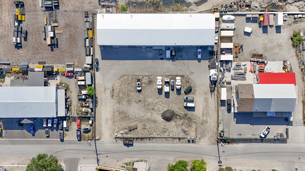 Primary Photo Of 9207 James Av, Summerland Warehouse For Lease