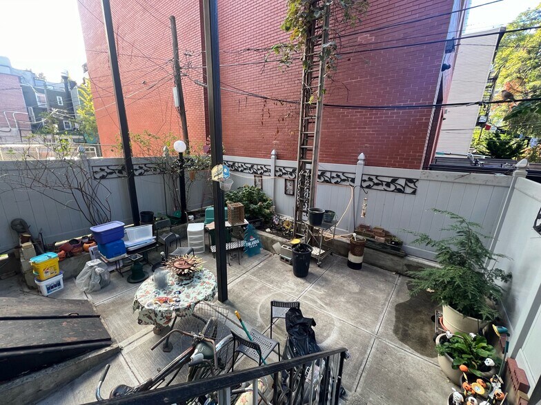 More Photos Of 53 Franklin St, Brooklyn Multifamily For Sale