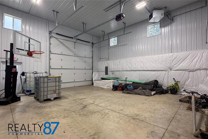 More Photos Of 3230 Center Point Rd, Robins Flex For Lease