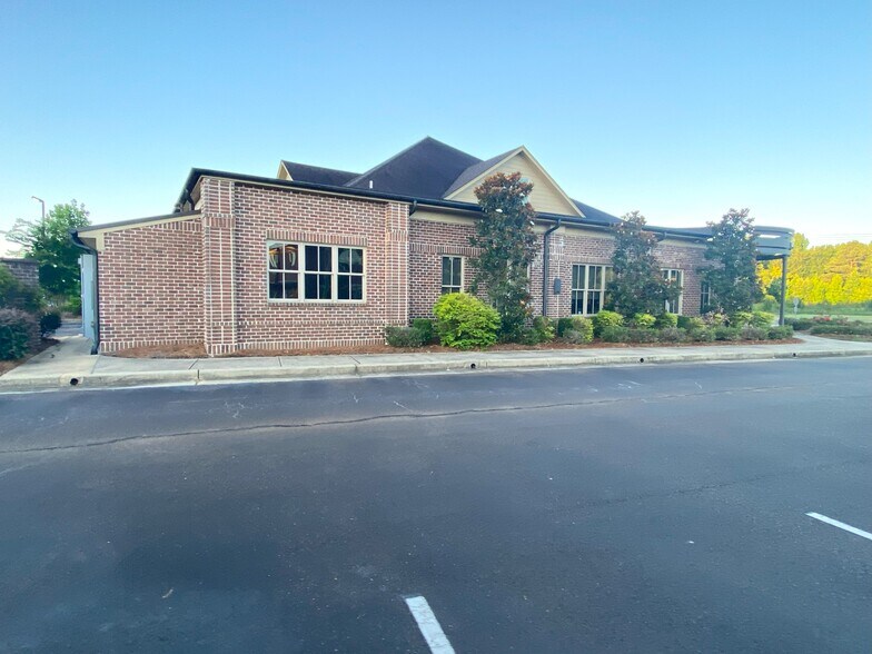 More Photos Of 2710 West Oxford Loop, Oxford Healthcare For Sale