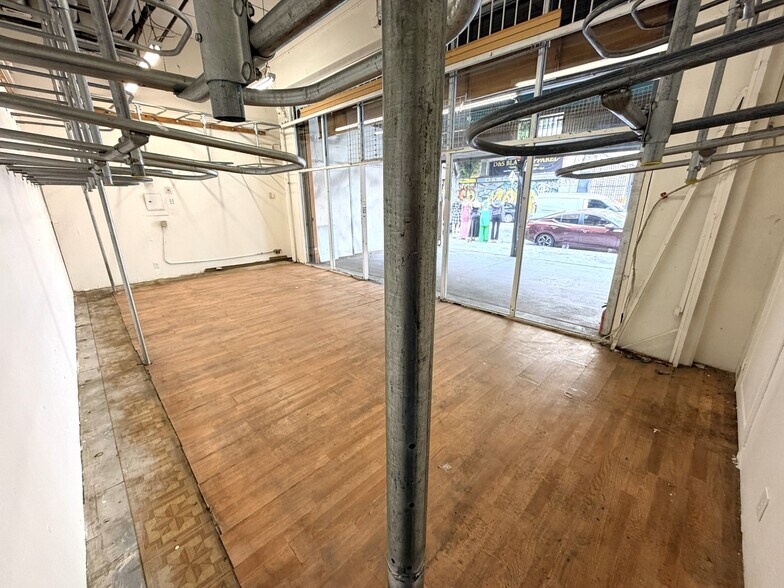 More Photos Of 1301-1309 S Los Angeles St, Los Angeles Storefront For Lease