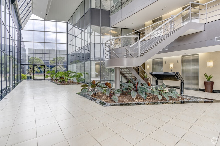 More Photos Of 3000 Wilcrest Dr, Houston Unknown For Lease